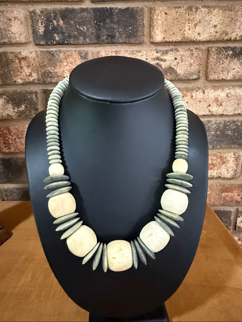 Vintage Green and Cream Wooden Disc Beaded Necklace